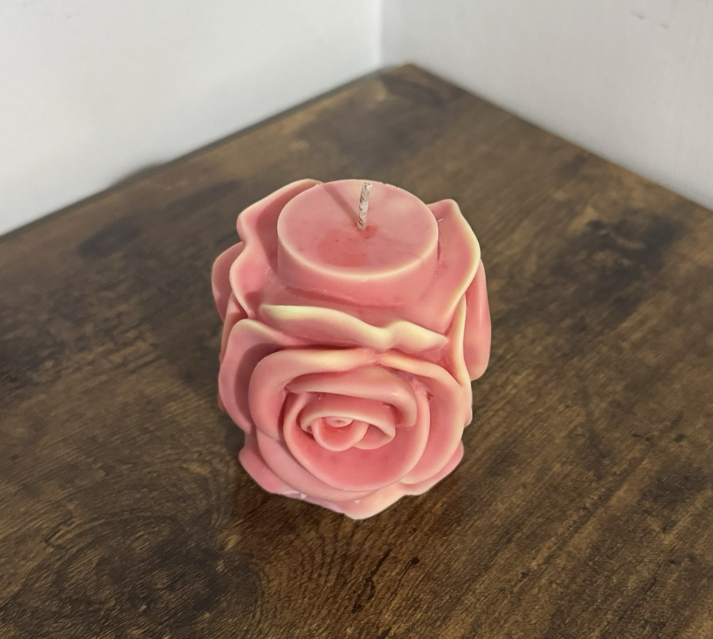 Handmade Rose Shaped Candle – Romantic Rose Scented Gift for Home Decor
