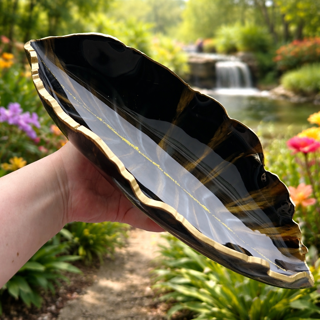 Black & Gold Resin Leaf Tray – Handmade Gift