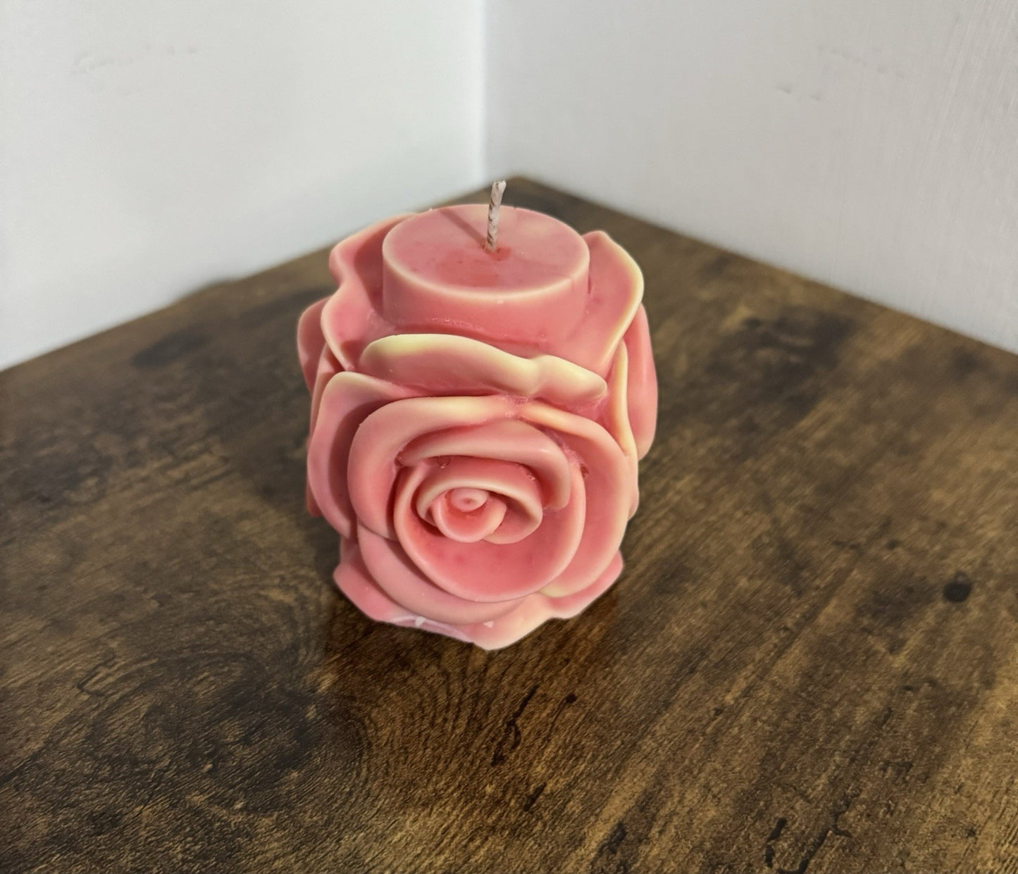 Handmade Rose Shaped Candle – Romantic Rose Scented Gift for Home Decor