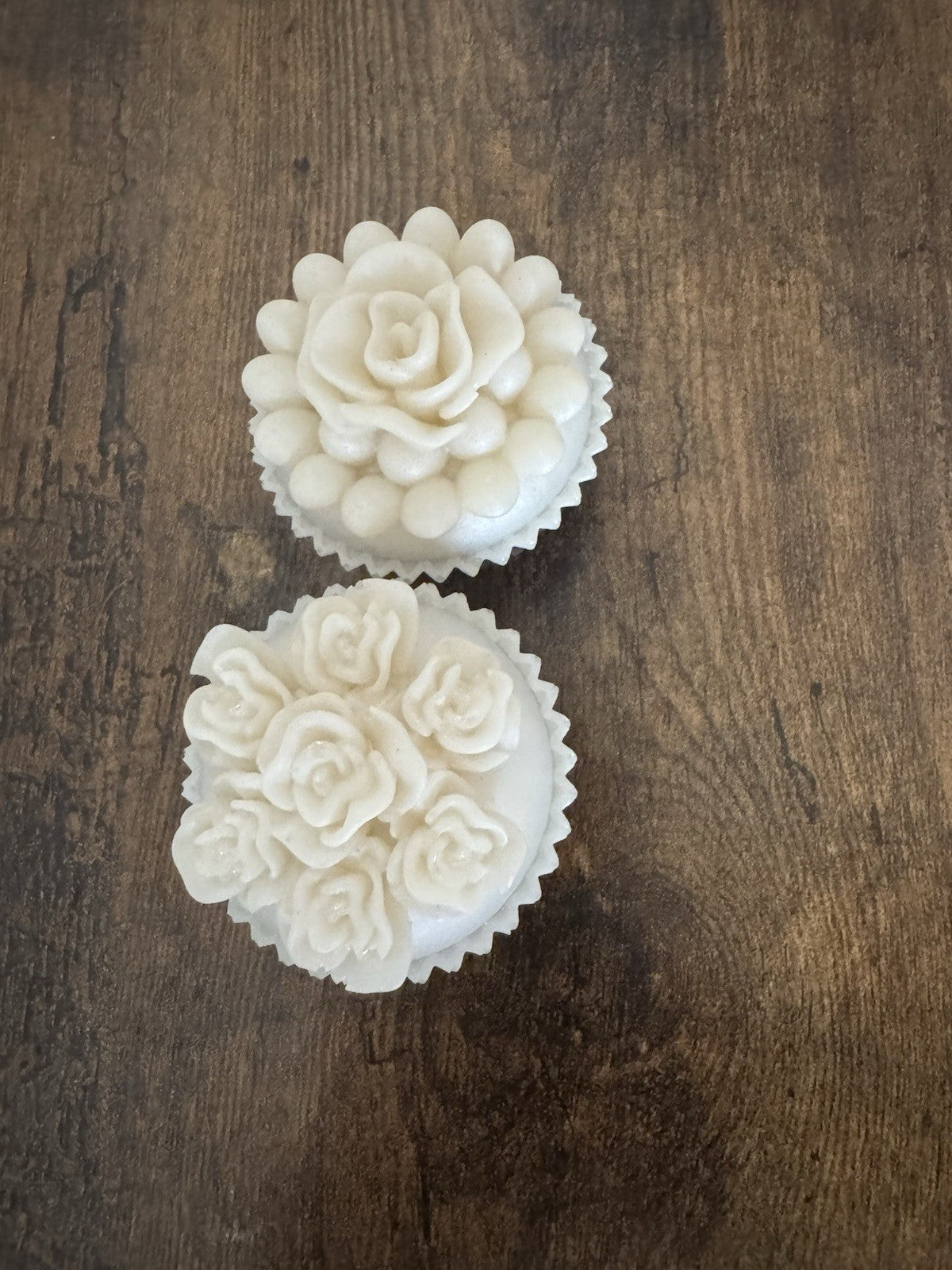 Handmade Resin Cupcake Display – Realistic Fake Cupcake for Shop Window Decor