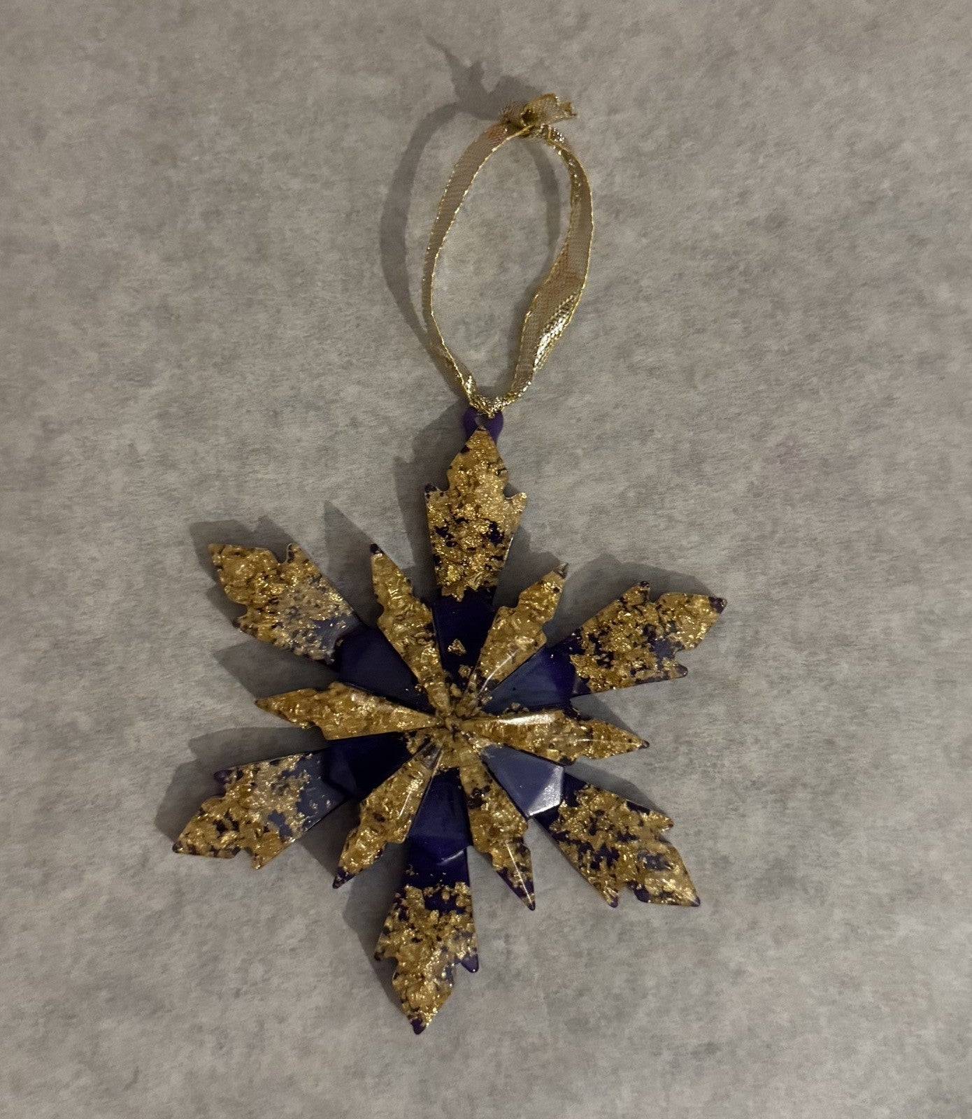 5 Pieces Resin Snowflake Christmas Tree Ornaments