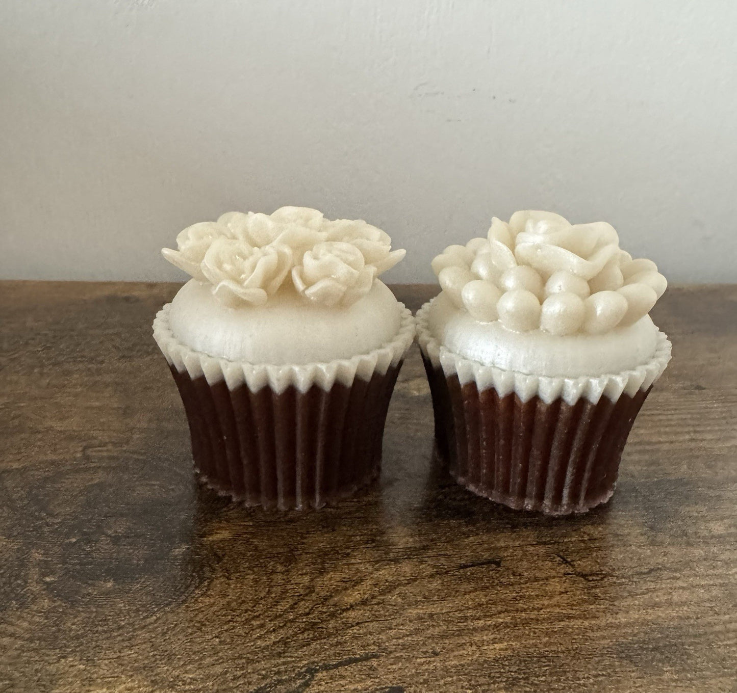 Handmade Resin Cupcake Display – Realistic Fake Cupcake for Shop Window Decor