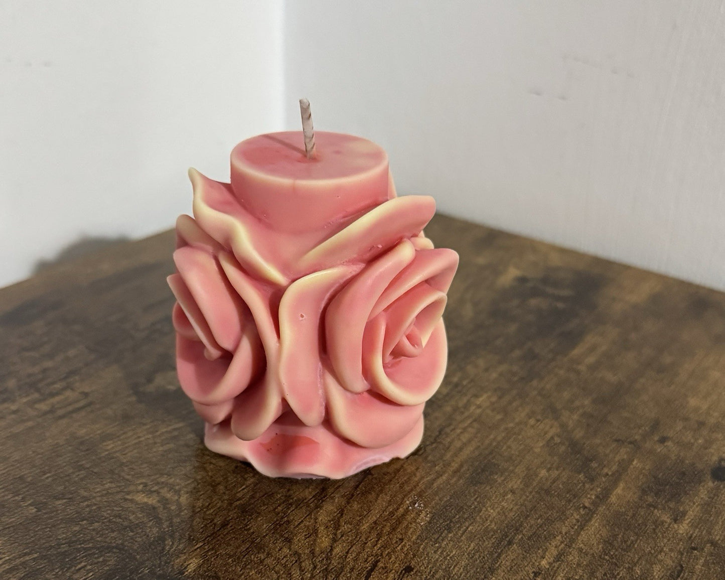 Handmade Rose Shaped Candle – Romantic Rose Scented Gift for Home Decor