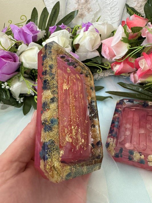 Handmade Resin Soap Dish with Dried Flowers – Decorative Bathroom Accessory Gift