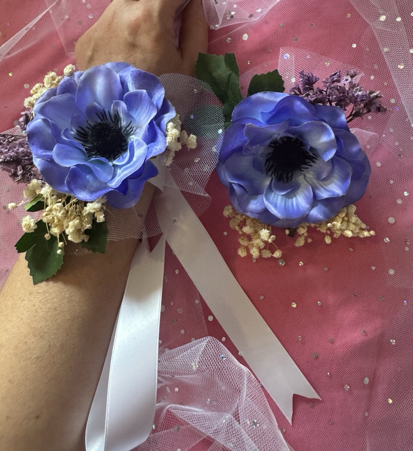 Set Of 2 Wrist Corsage And Boutonnière For Bride And Groom Bridesmaids Groomsmen